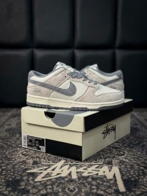 NIKKE SB DUNK LOW RICE WHITE CARBON