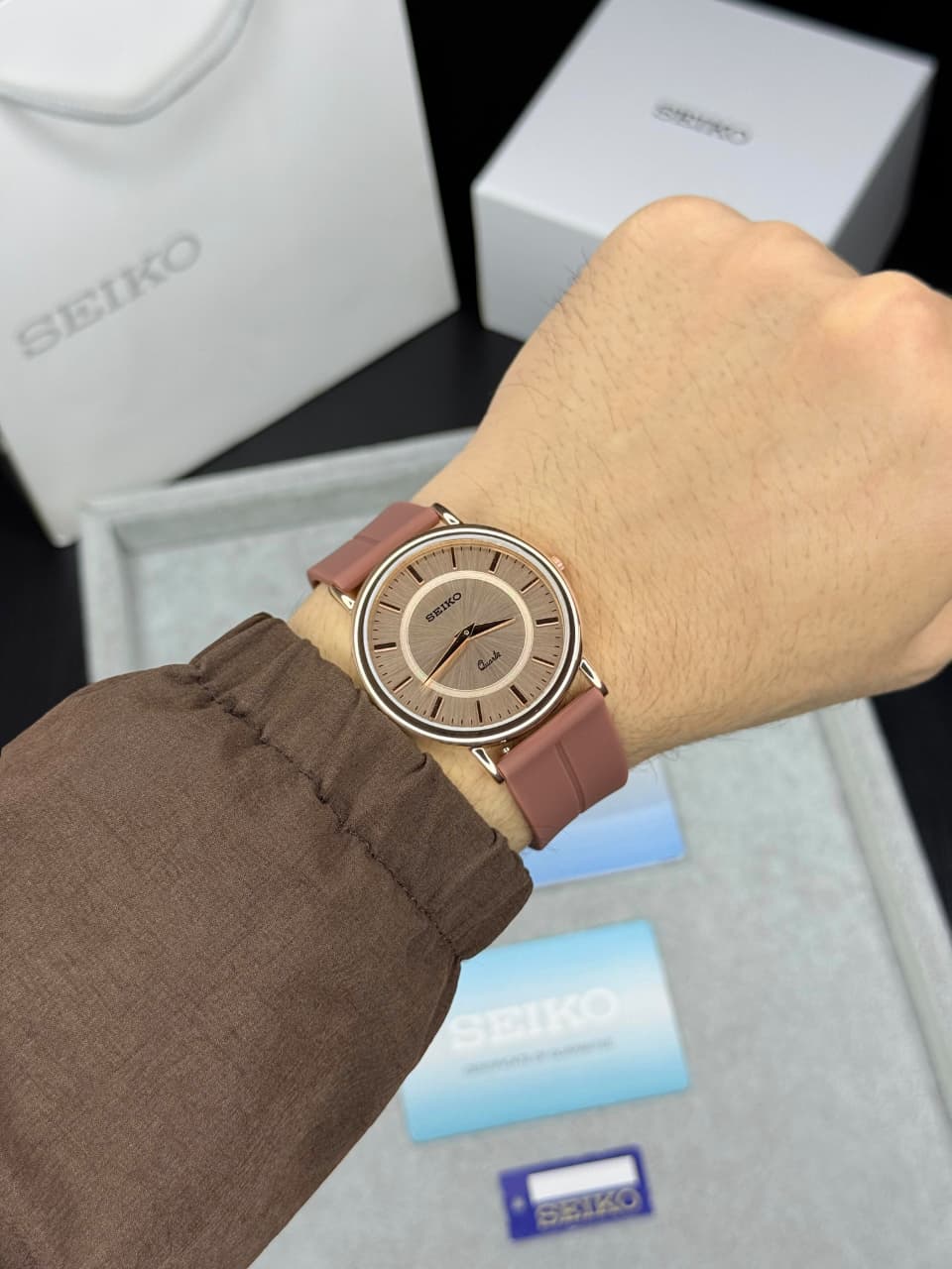 Brown Round Dial Mens Classics