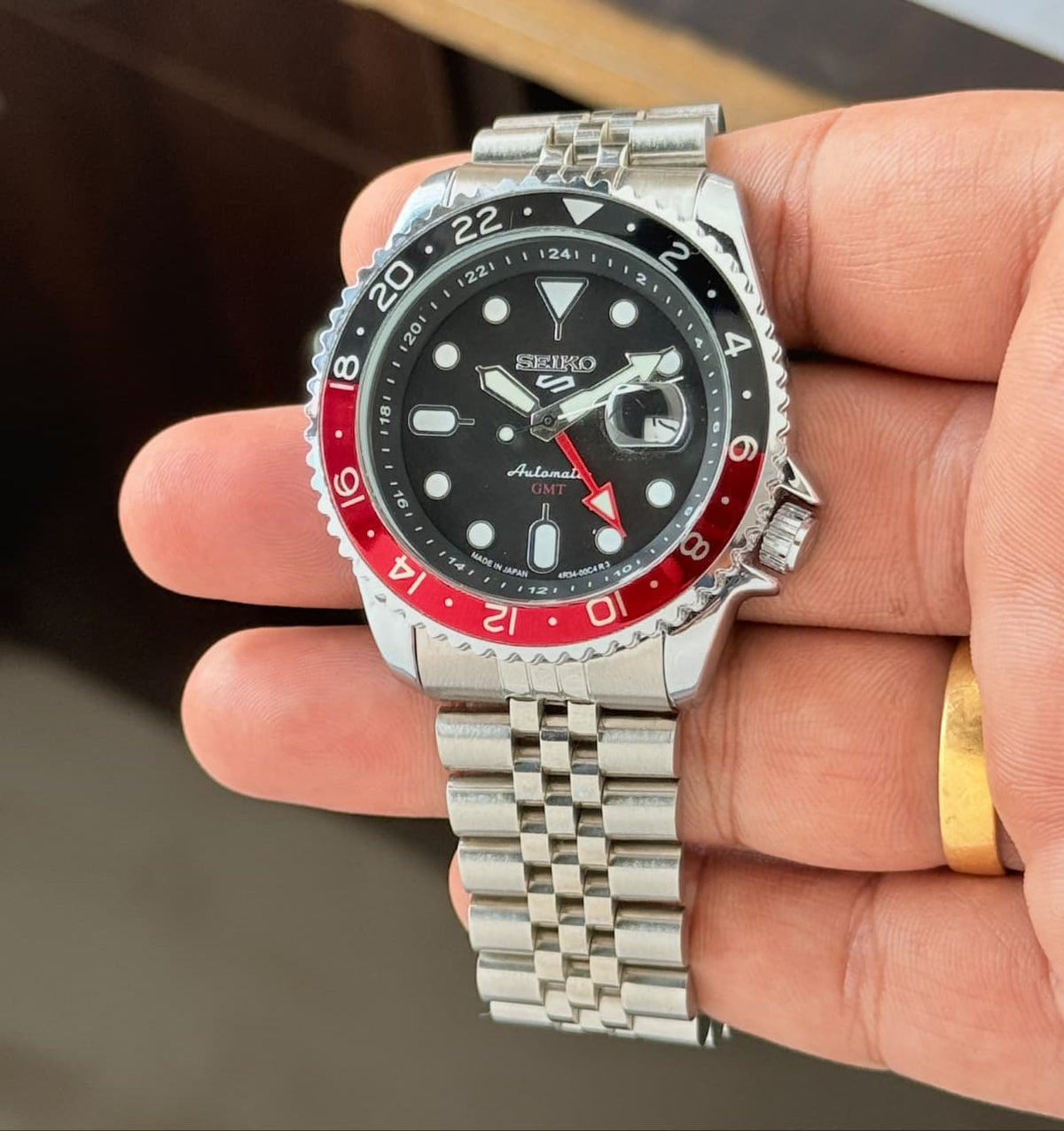Silver Black Red Classics