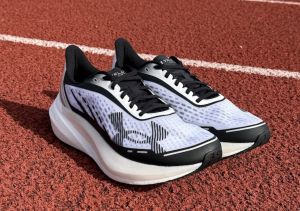 Under Armor Velociti Distance running White