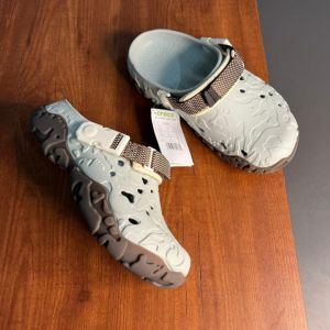 Croc All-Terrain Atlas Clogs Sky With Og Box And Carry Bag