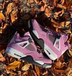 NIKKE AIR JORDAN 4 ORCHID PINK