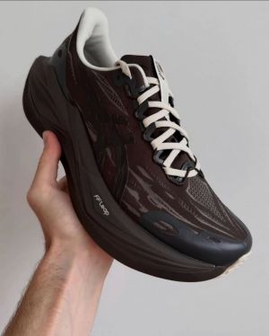 Asiccshanghai Blacktoes X Superblast 3 Keep Running