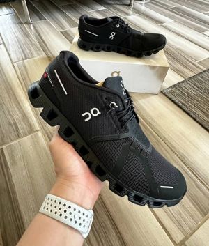 On Cloud 6 Waterproof Running Black