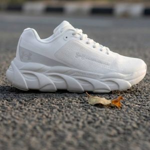 Under Armou Halo Runner Triple white