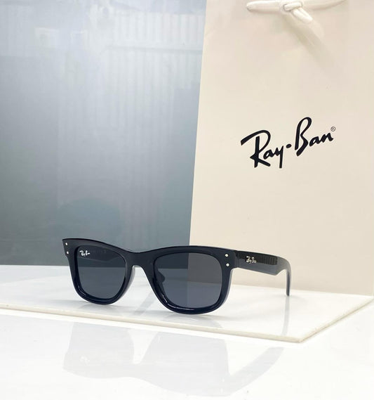 R AYBAN
