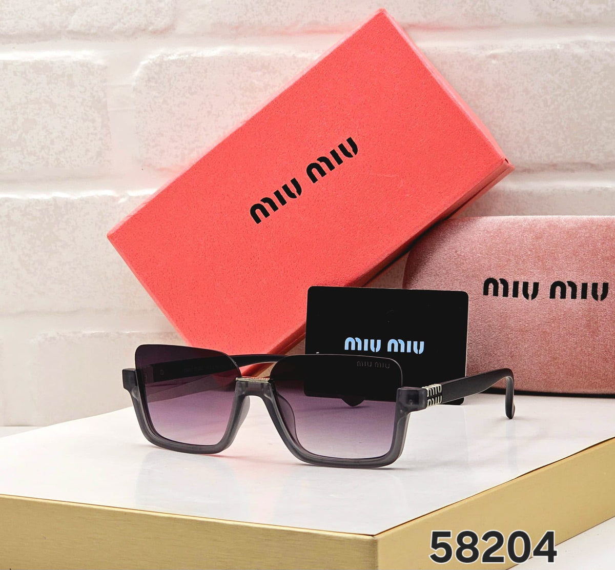 M IU MIU